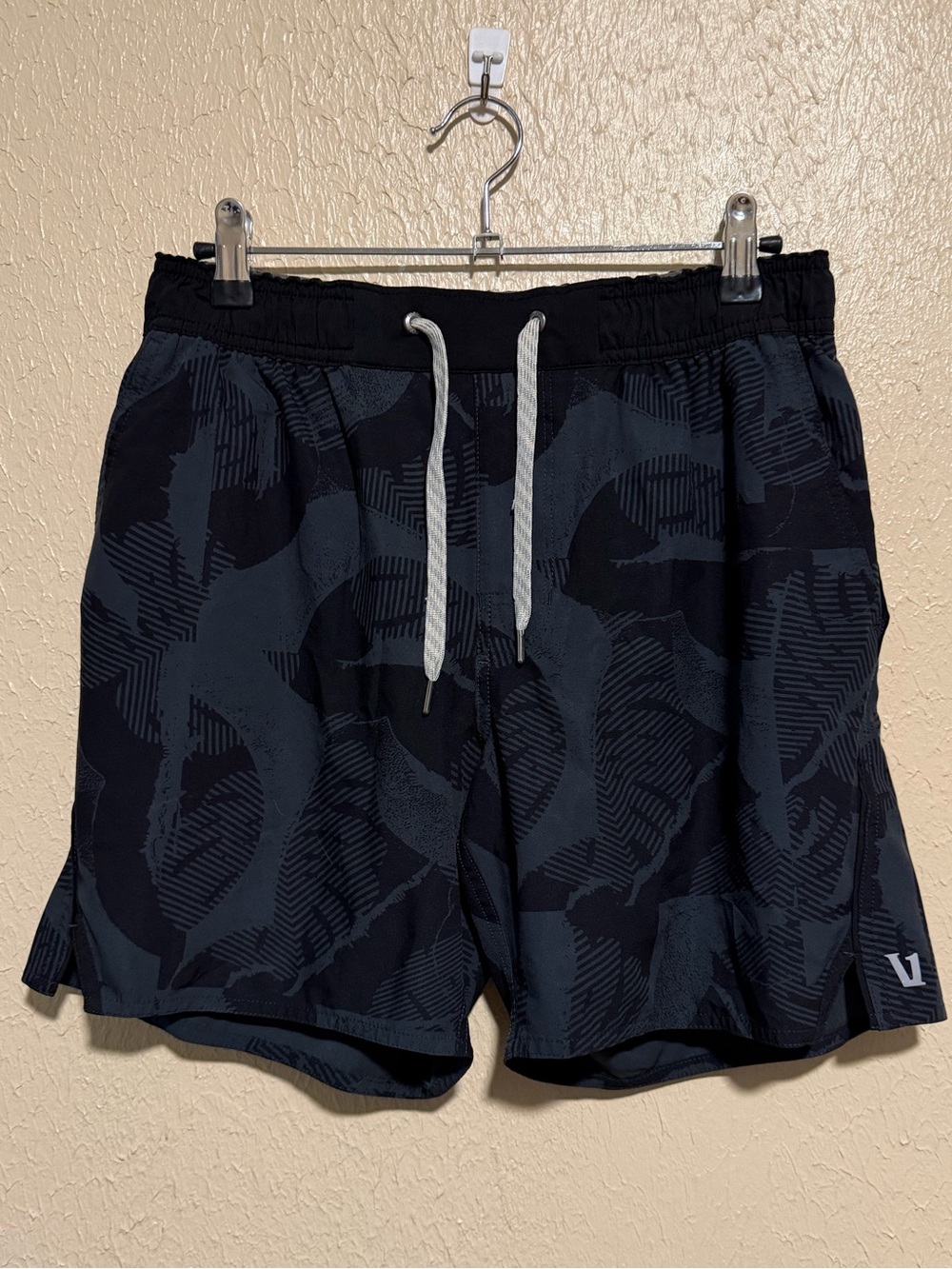 Vuori Trail Shorts Size Small Drawstring Lined